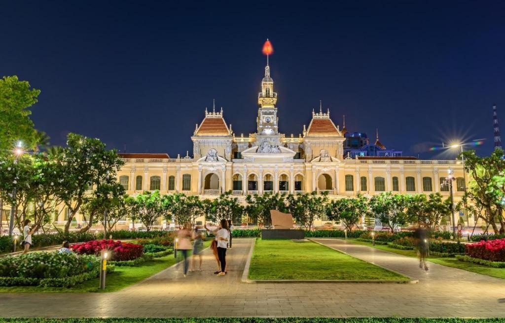 The White Hotel 8A Thai Van Lung Cidade de Ho Chi Minh Exterior foto