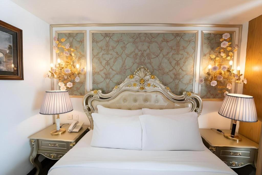 The White Hotel 8A Thai Van Lung Cidade de Ho Chi Minh Exterior foto