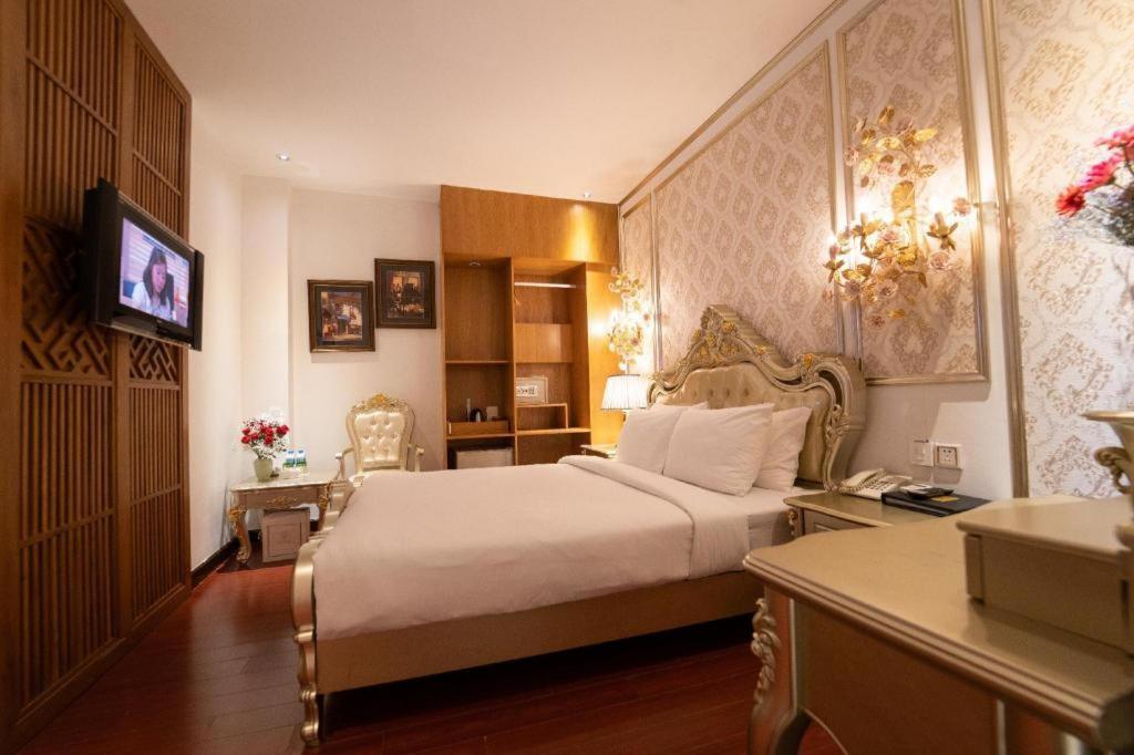 The White Hotel 8A Thai Van Lung Cidade de Ho Chi Minh Exterior foto
