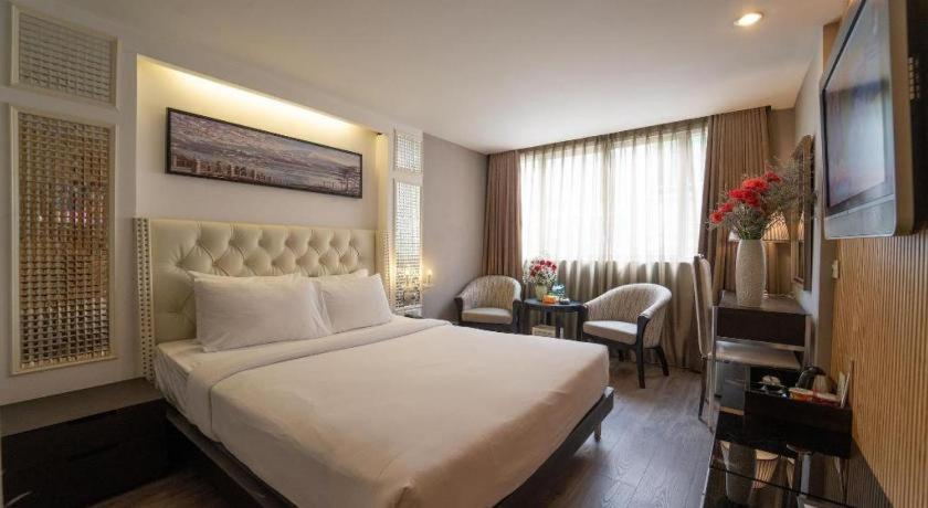 The White Hotel 8A Thai Van Lung Cidade de Ho Chi Minh Exterior foto