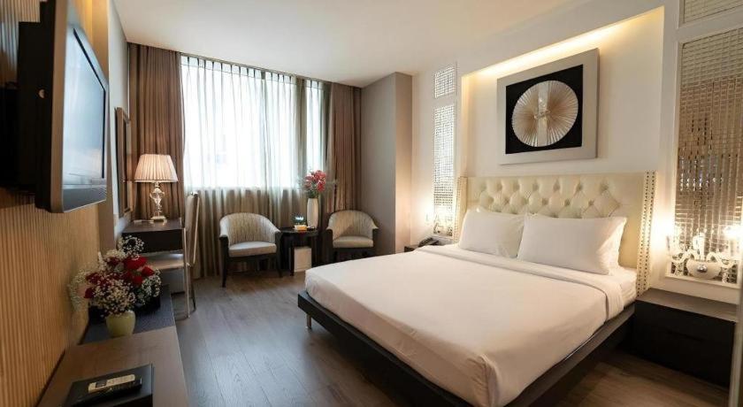 The White Hotel 8A Thai Van Lung Cidade de Ho Chi Minh Exterior foto
