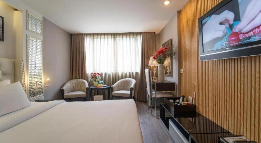 The White Hotel 8A Thai Van Lung Cidade de Ho Chi Minh Exterior foto