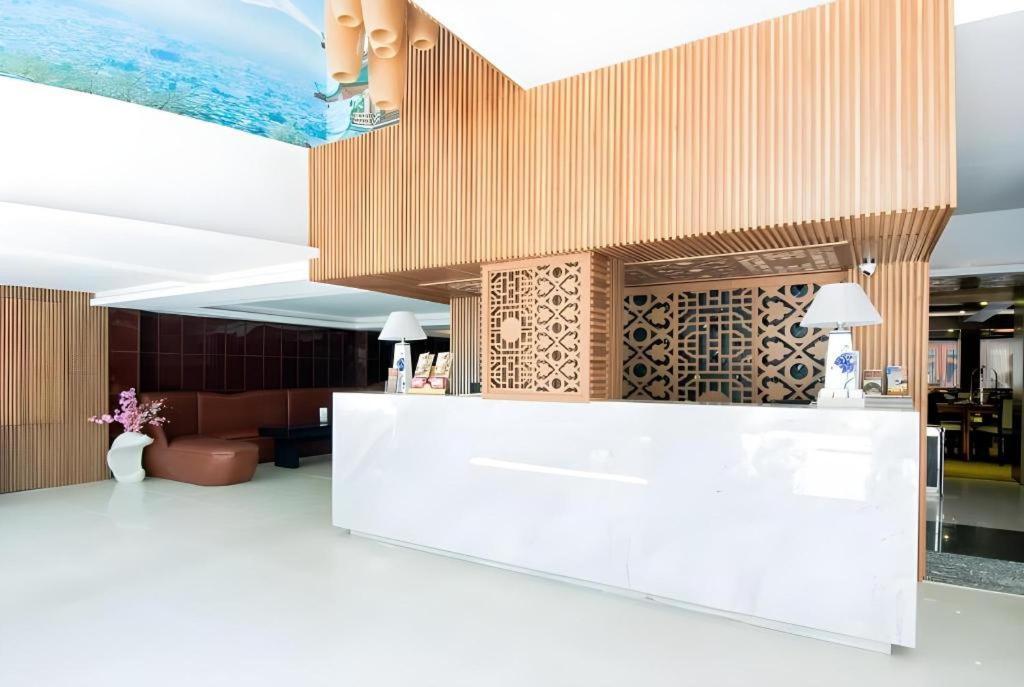 The White Hotel 8A Thai Van Lung Cidade de Ho Chi Minh Exterior foto
